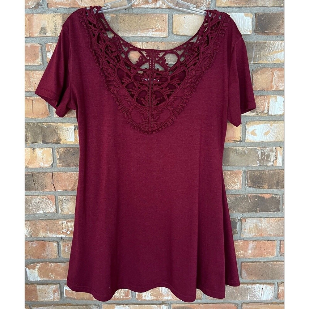 Hotouch Women’s Burgundy Crochet Neckline Short Sleeve Top Size Large